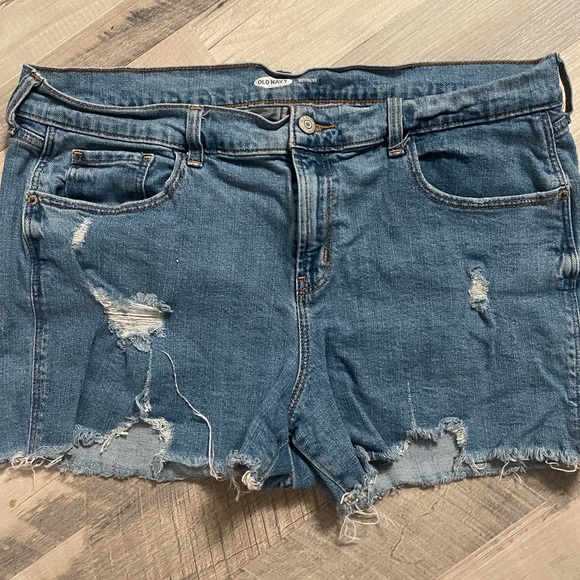 ⭐️ Old Navy boyfriend fit jean shorts size 14 - Picture 3 of 3
